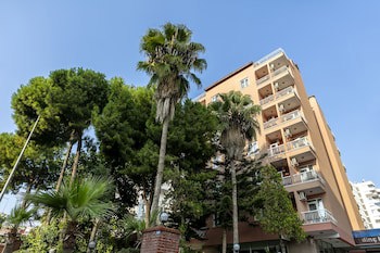Dinc Hotel