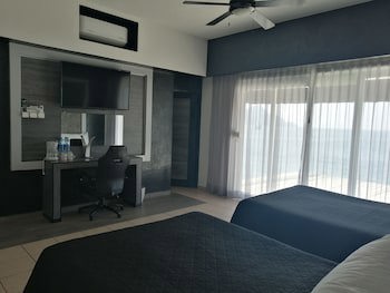 Best Western Plus Luna Del Mar