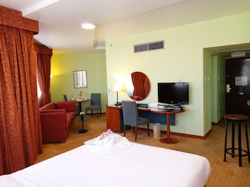Al Diar Dana Hotel