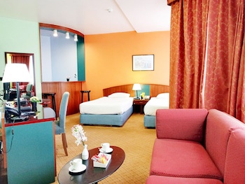 Al Diar Dana Hotel