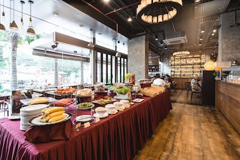 Adelphi Suites Bangkok