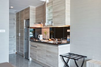 Adelphi Suites Bangkok