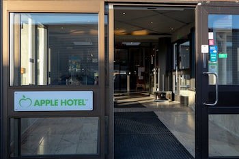 Apple Hotel