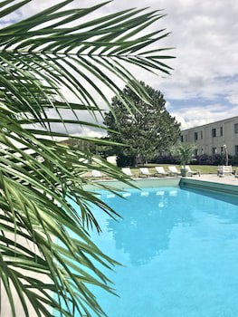 Apple Hotel