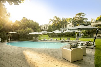 Fairlawns Boutique Hotel And Spa