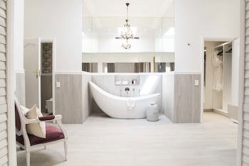 Fairlawns Boutique Hotel And Spa