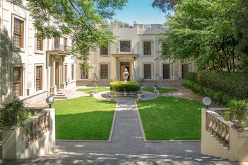 Fairlawns Boutique Hotel And Spa