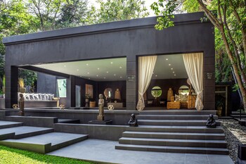 Fairlawns Boutique Hotel And Spa