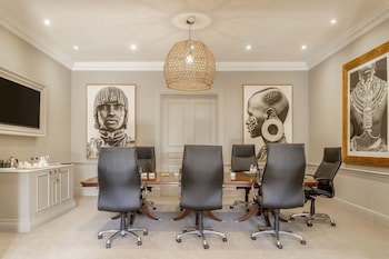 Fairlawns Boutique Hotel And Spa
