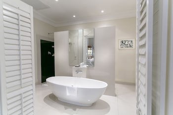 Fairlawns Boutique Hotel And Spa