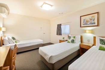 Best Western Newmarket Inn & Suites