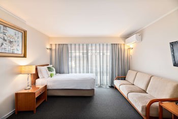 Best Western Newmarket Inn & Suites