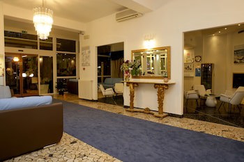 New Hotel Jolie fotoğrafı