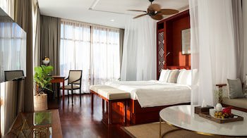 Amanjaya Pancam Suites Hotel