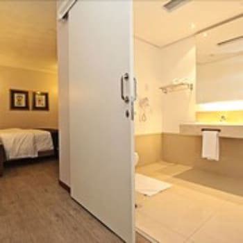 Oasis Tower Hotel