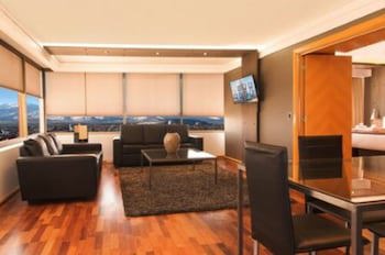 Boulevard Suites Hotel