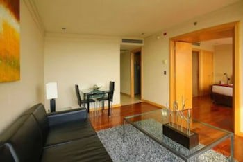 Boulevard Suites Hotel