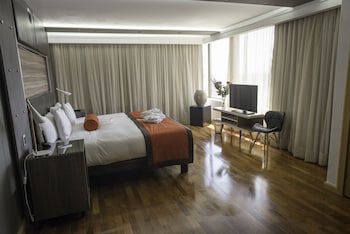Boulevard Suites Hotel