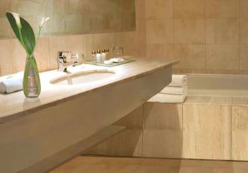 Boulevard Suites Hotel