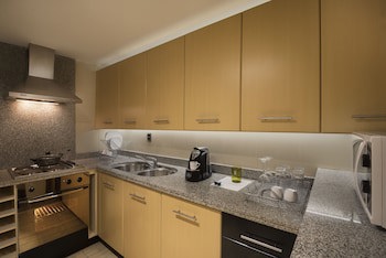 Boulevard Suites Hotel