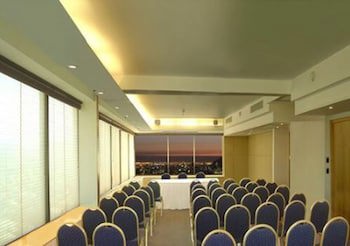 Boulevard Suites Hotel