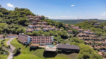 Villas Sol Beach Resort