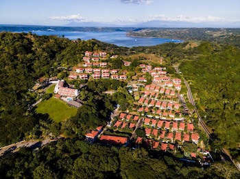 Villas Sol Beach Resort
