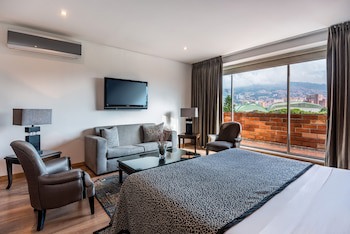 Egina Medellin