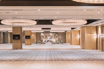 Grand Richmond Stylish Convention Hotel