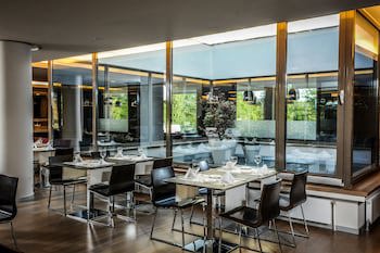 Ramada Plaza By Wyndham Bucharest Convention Center