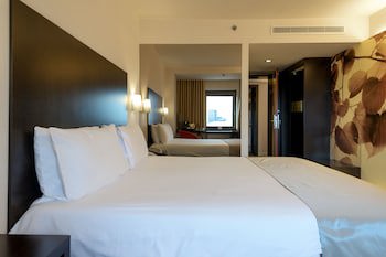 Ramada Plaza By Wyndham Bucharest Convention Center