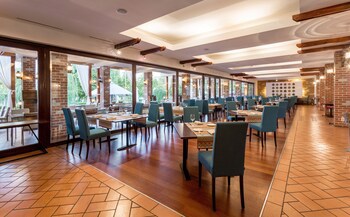 Ramada Plaza By Wyndham Bucharest Convention Center
