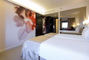 Ramada Plaza By Wyndham Bucharest Convention Center