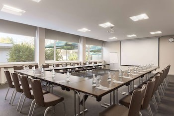 Ramada Plaza By Wyndham Bucharest Convention Center