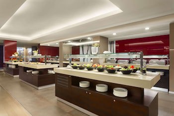Ramada Plaza By Wyndham Bucharest Convention Center