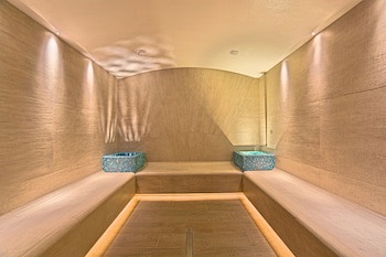 Ramada Plaza By Wyndham Bucharest Convention Center