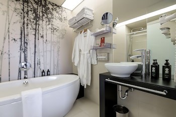 Ramada Plaza By Wyndham Bucharest Convention Center