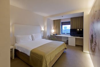 Ramada Plaza By Wyndham Bucharest Convention Center