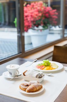 Ramada Plaza By Wyndham Bucharest Convention Center