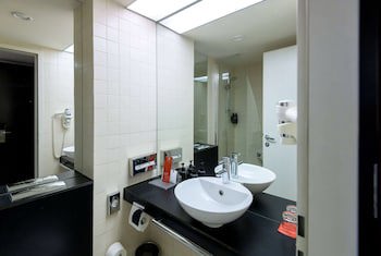 Ramada Plaza By Wyndham Bucharest Convention Center