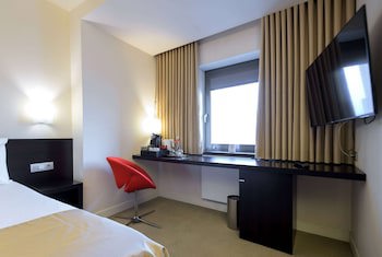 Ramada Plaza By Wyndham Bucharest Convention Center