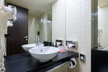 Ramada Plaza By Wyndham Bucharest Convention Center