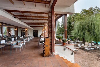 Ramada Plaza By Wyndham Bucharest Convention Center
