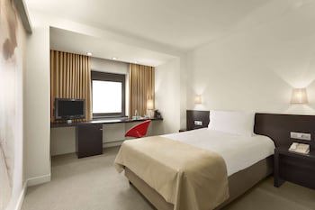 Ramada Plaza By Wyndham Bucharest Convention Center