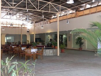 Featherlite Evoma Hotel