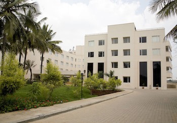 Featherlite Evoma Hotel