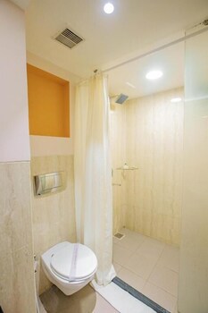 Featherlite Evoma Hotel