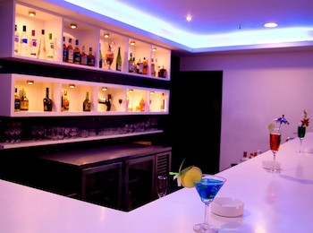 Featherlite Evoma Hotel