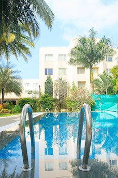 Featherlite Evoma Hotel