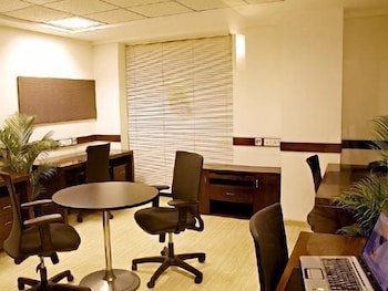 Featherlite Evoma Hotel